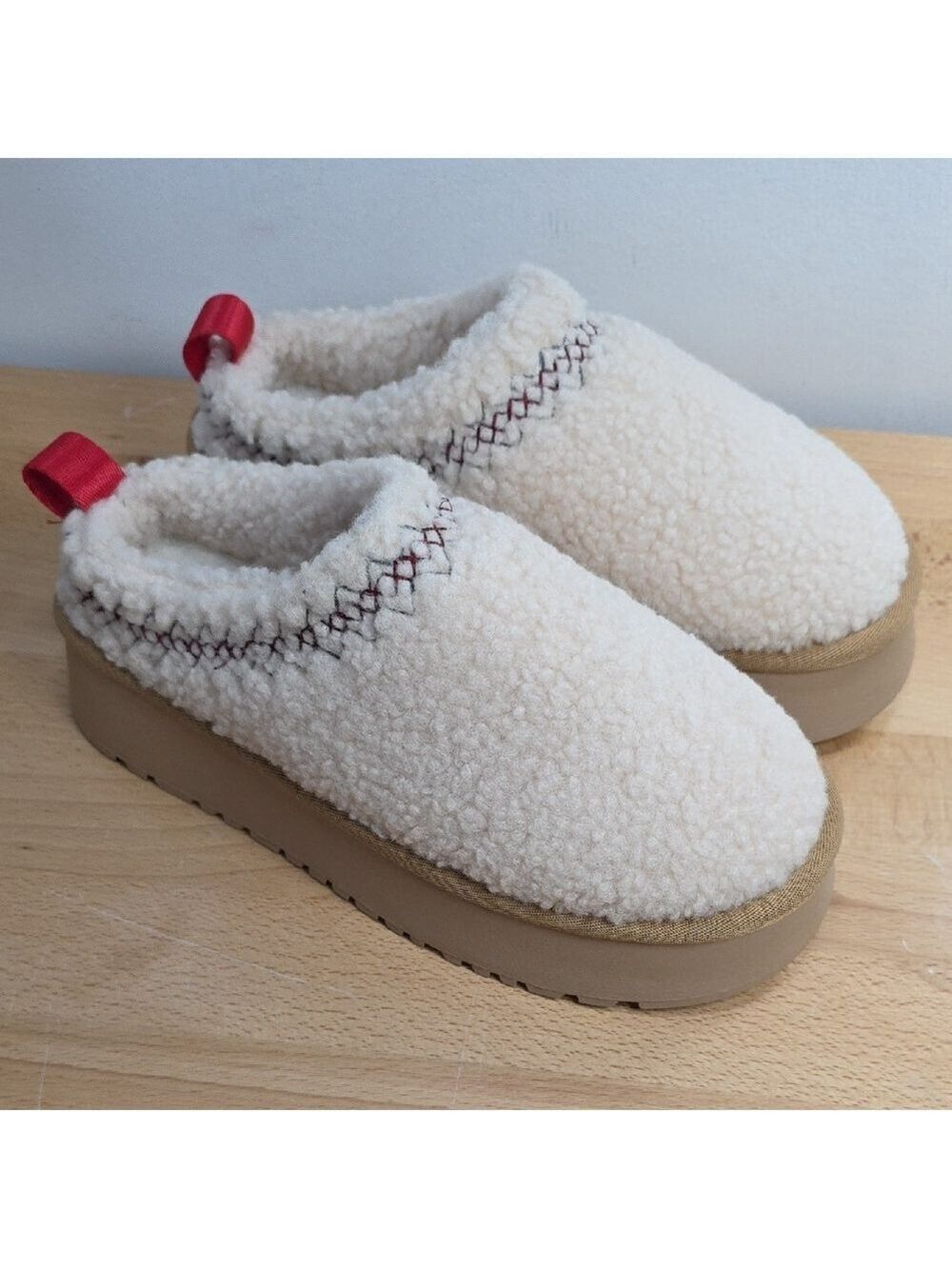 Ccocci Trdailte Cozy Cream Shoes with Red Accents 7.5 Platform